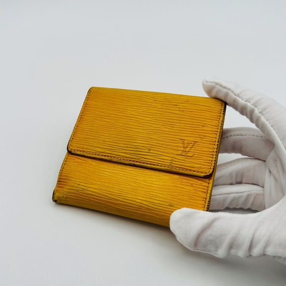 Louis Vuitton Epi Wallet - Picture 2 of 13